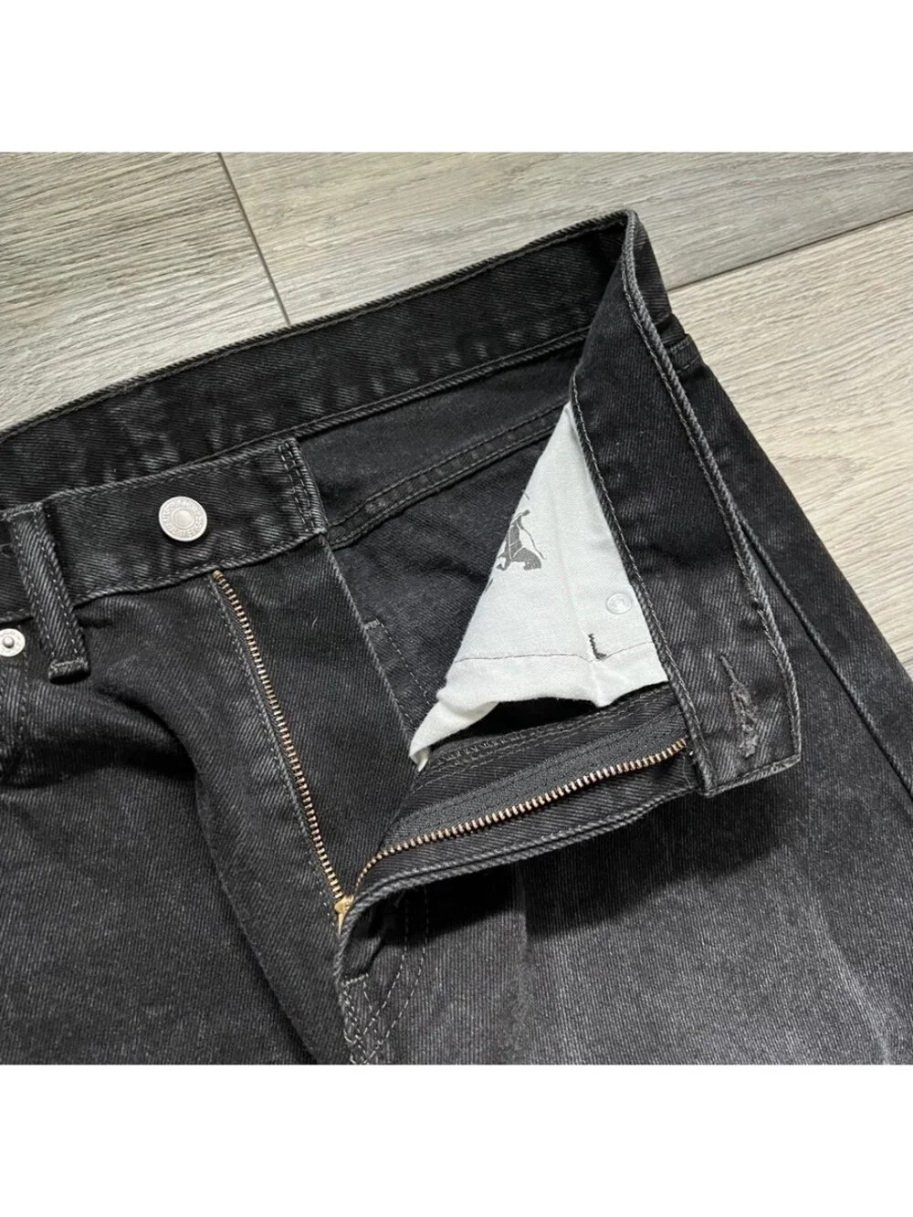 Vintage Levi's Men's 31x32 505 Straight Fit Jeans Black Wash Faded Denim Y2K